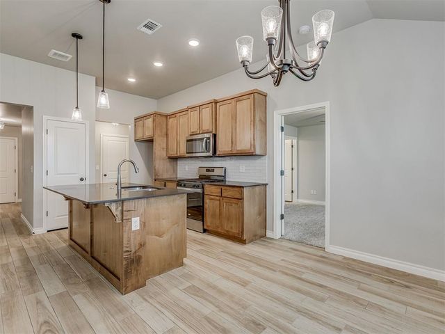 371 Park Lane, Harrah, OK 73045
