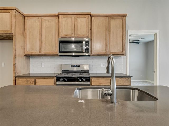 371 Park Lane, Harrah, OK 73045