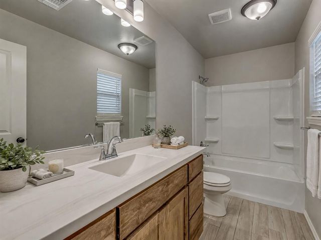 371 Park Lane, Harrah, OK 73045