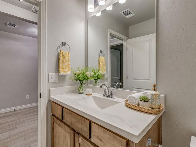 371 Park Lane, Harrah, OK 73045