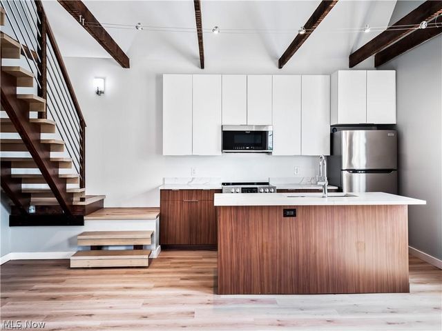 2401 Scranton Road A, Cleveland, OH 44113