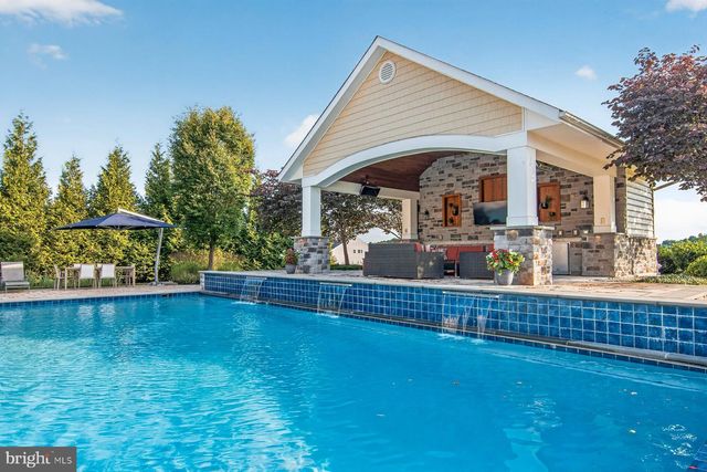 6704 SENECCA LN, Sykesville, MD 21784