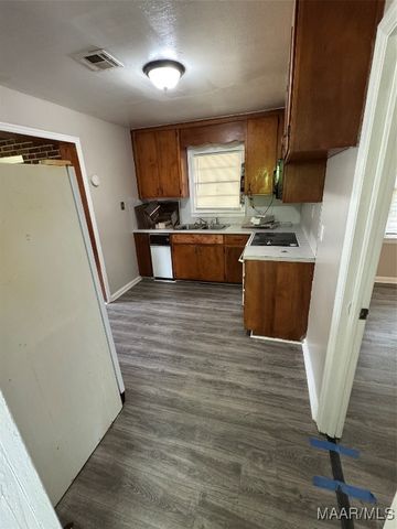 1833 MIDWAY Street, Montgomery, AL 36110