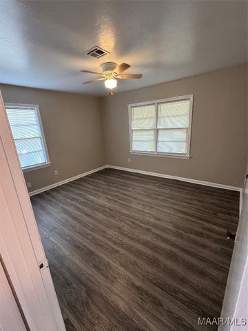 1833 MIDWAY Street, Montgomery, AL 36110