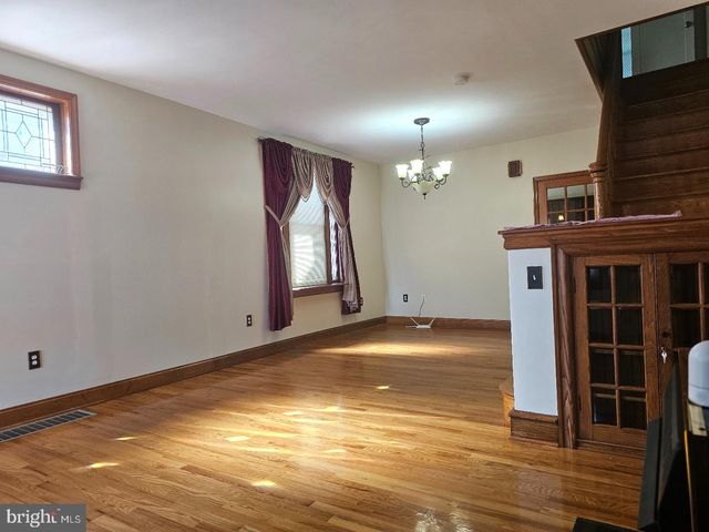 424 FANSHAWE ST, Philadelphia, PA 19111