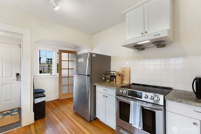 710 10 Avenue E, Seattle, WA 98102