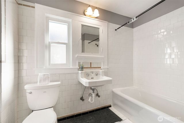 710 10 Avenue E, Seattle, WA 98102