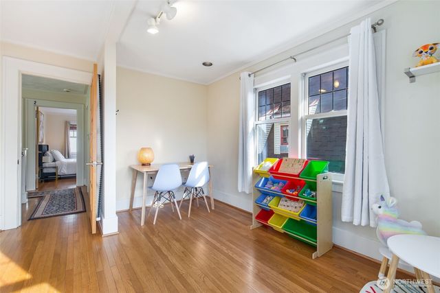710 10 Avenue E, Seattle, WA 98102