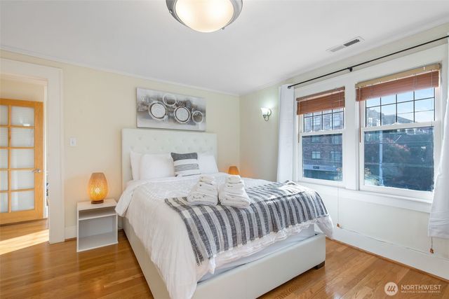 710 10 Avenue E, Seattle, WA 98102