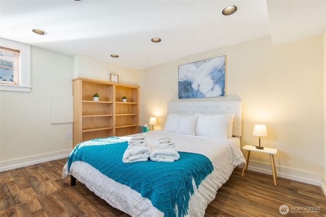 710 10 Avenue E, Seattle, WA 98102