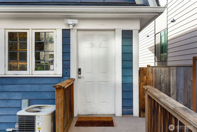 710 10 Avenue E, Seattle, WA 98102
