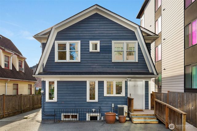 710 10 Avenue E, Seattle, WA 98102