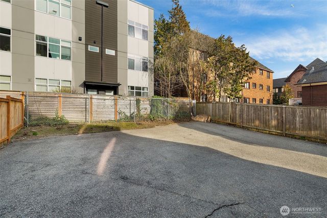710 10 Avenue E, Seattle, WA 98102