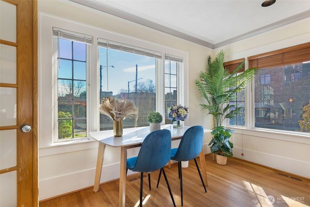 710 10 Avenue E, Seattle, WA 98102