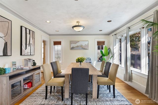 710 10 Avenue E, Seattle, WA 98102