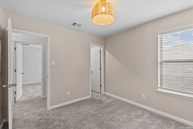 9534 Novacek, San Antonio, TX 78254