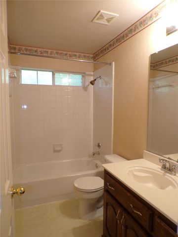 1501 Mountain Laurel Lane, Desoto, TX 75115