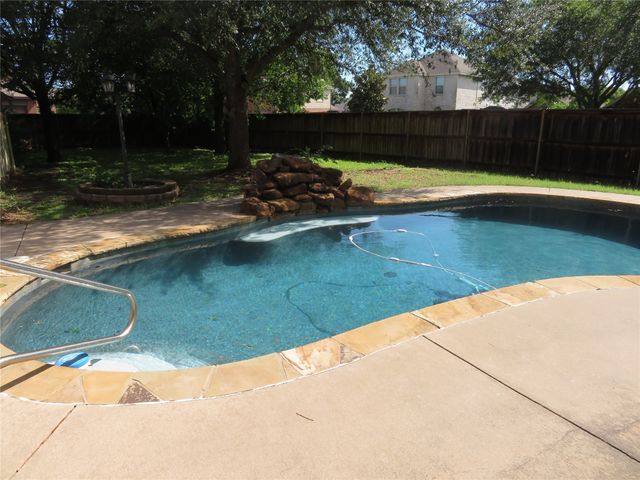 1501 Mountain Laurel Lane, Desoto, TX 75115