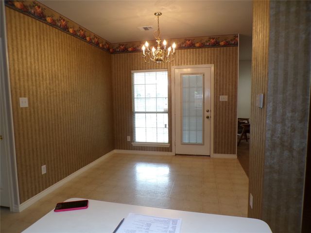 1501 Mountain Laurel Lane, Desoto, TX 75115