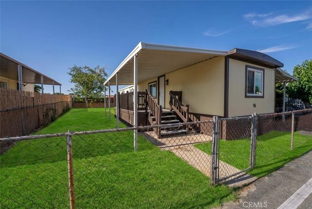 5711 Columbia Way 96, Quartz Hill, CA 93536