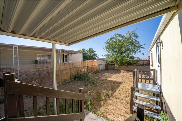 5711 Columbia Way 96, Quartz Hill, CA 93536