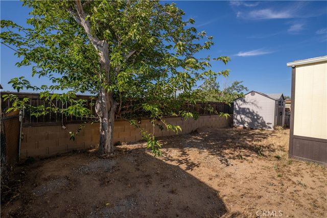 5711 Columbia Way 96, Quartz Hill, CA 93536