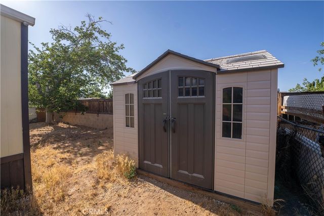 5711 Columbia Way 96, Quartz Hill, CA 93536