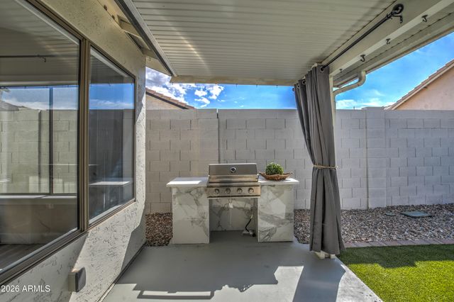 8213 W RUE DE LAMOUR Avenue, Peoria, AZ 85381