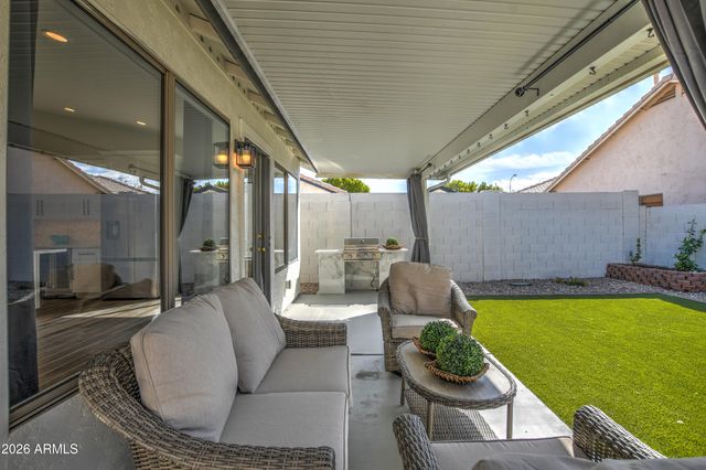 8213 W RUE DE LAMOUR Avenue, Peoria, AZ 85381