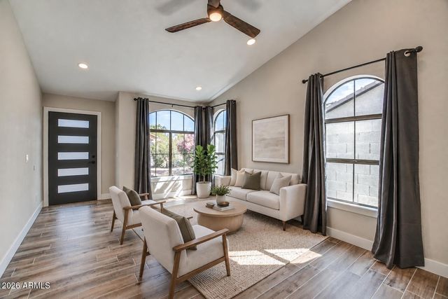 8213 W RUE DE LAMOUR Avenue, Peoria, AZ 85381