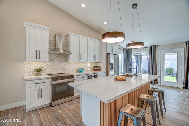 8213 W RUE DE LAMOUR Avenue, Peoria, AZ 85381