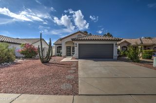 8213 W RUE DE LAMOUR Avenue, Peoria, AZ 85381