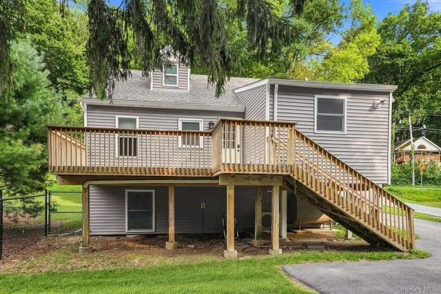 32 Red Oaks Mill Road, Poughkeepsie, NY 12603