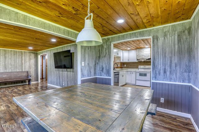 211 Country Lane, Church Hill, TN 37642