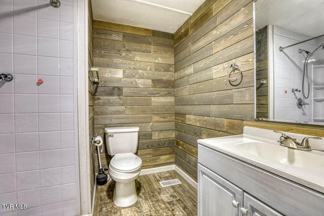 211 Country Lane, Church Hill, TN 37642