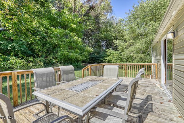 211 Country Lane, Church Hill, TN 37642