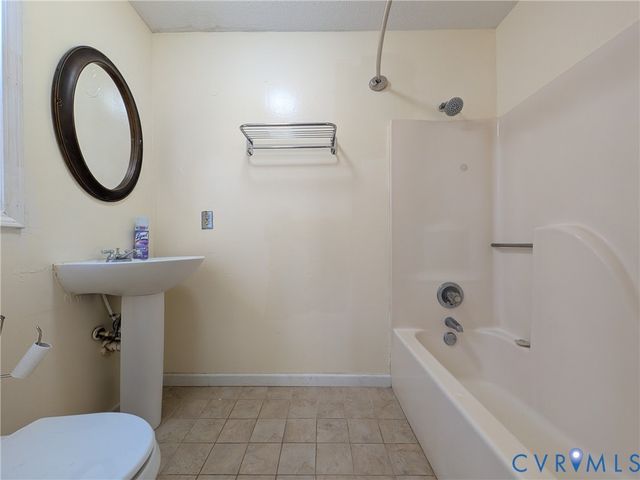 308 Hicksford Ave, Emporia, VA 23847