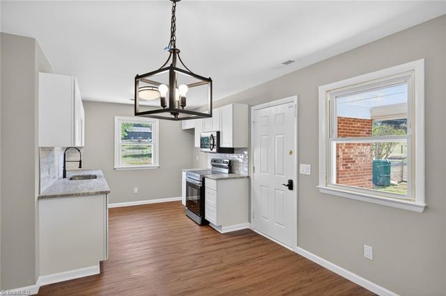 1285 Meadowbrook Drive, King, NC 27021