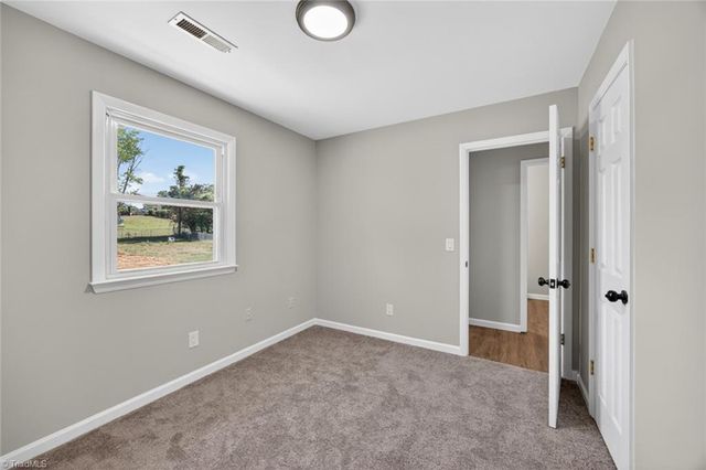 1285 Meadowbrook Drive, King, NC 27021