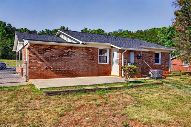 1285 Meadowbrook Drive, King, NC 27021