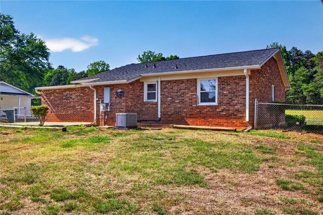 1285 Meadowbrook Drive, King, NC 27021