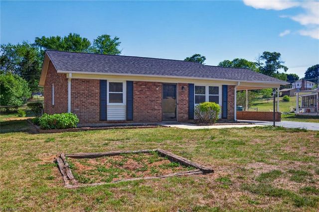 1285 Meadowbrook Drive, King, NC 27021