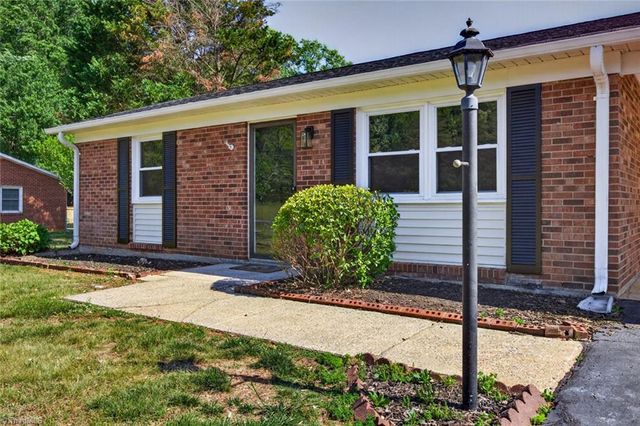1285 Meadowbrook Drive, King, NC 27021