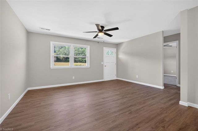 1285 Meadowbrook Drive, King, NC 27021