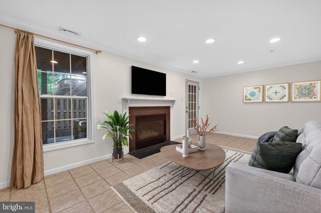 13026 SHAMROCK GLEN DR, Germantown, MD 20878