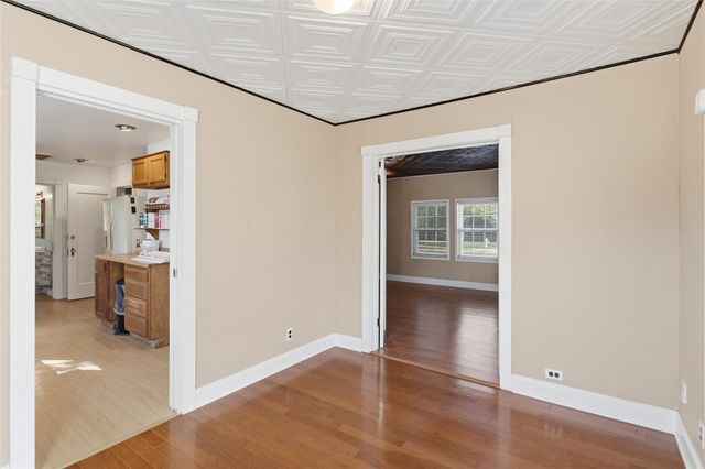 717 N Heideke ST, Seguin, TX 78155