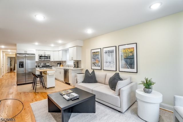 84 W Alpine St, Newark City, NJ 07108