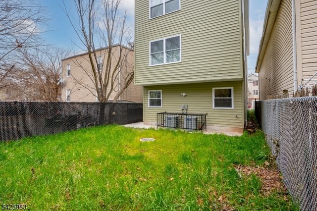 84 W Alpine St, Newark City, NJ 07108