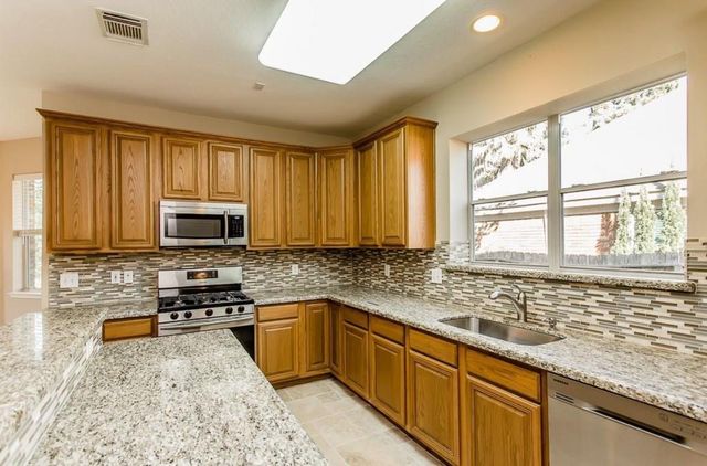 3 Sweet Birch Place, The Woodlands, TX 77382