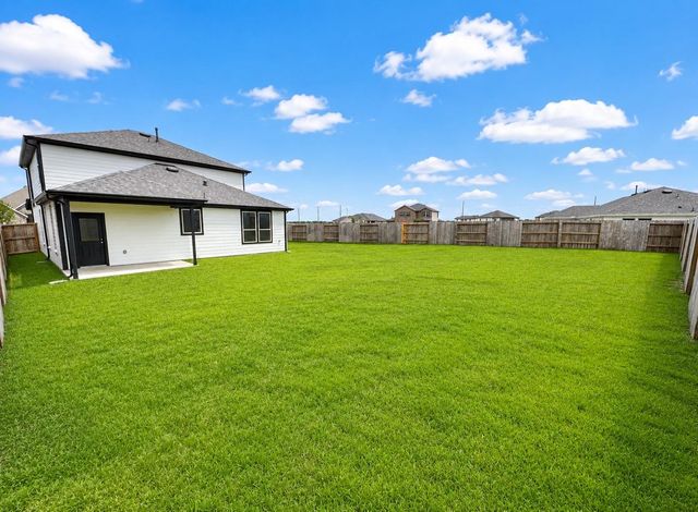 1045 S Oakhurst Drive, Dayton, TX 77535